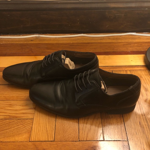 Men’s Black Dress Shoes - Picture 3 of 8